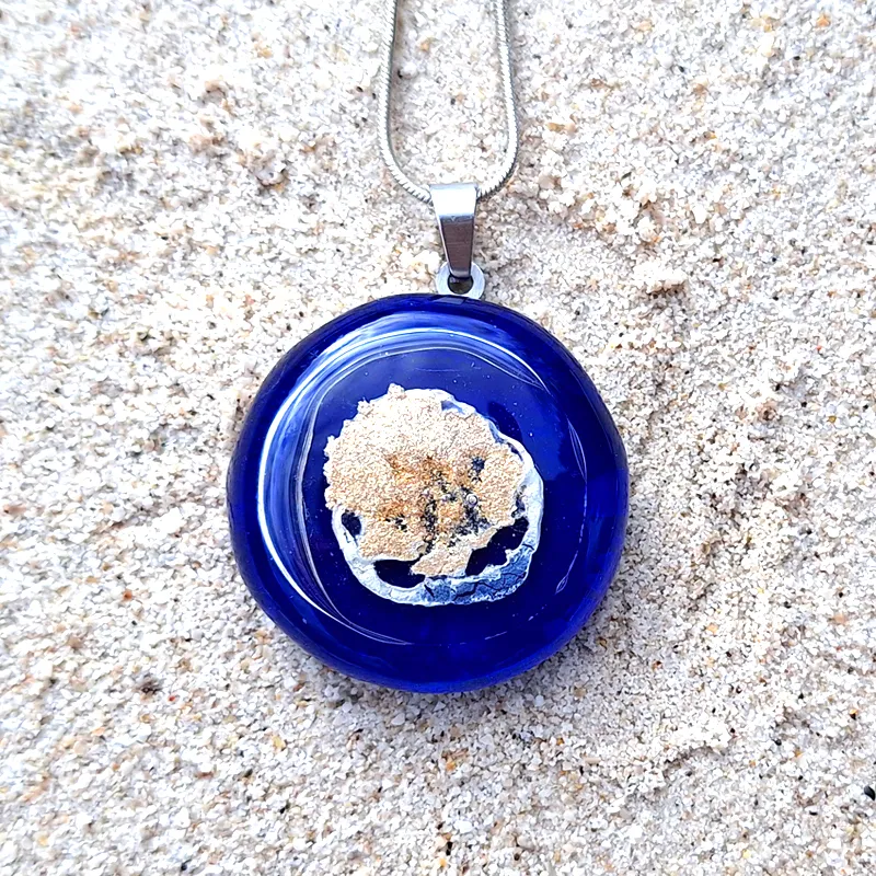 Golden blue pendant necklace